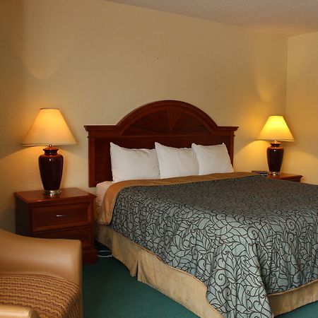 Shawano Four Seasons Resort מראה חיצוני תמונה