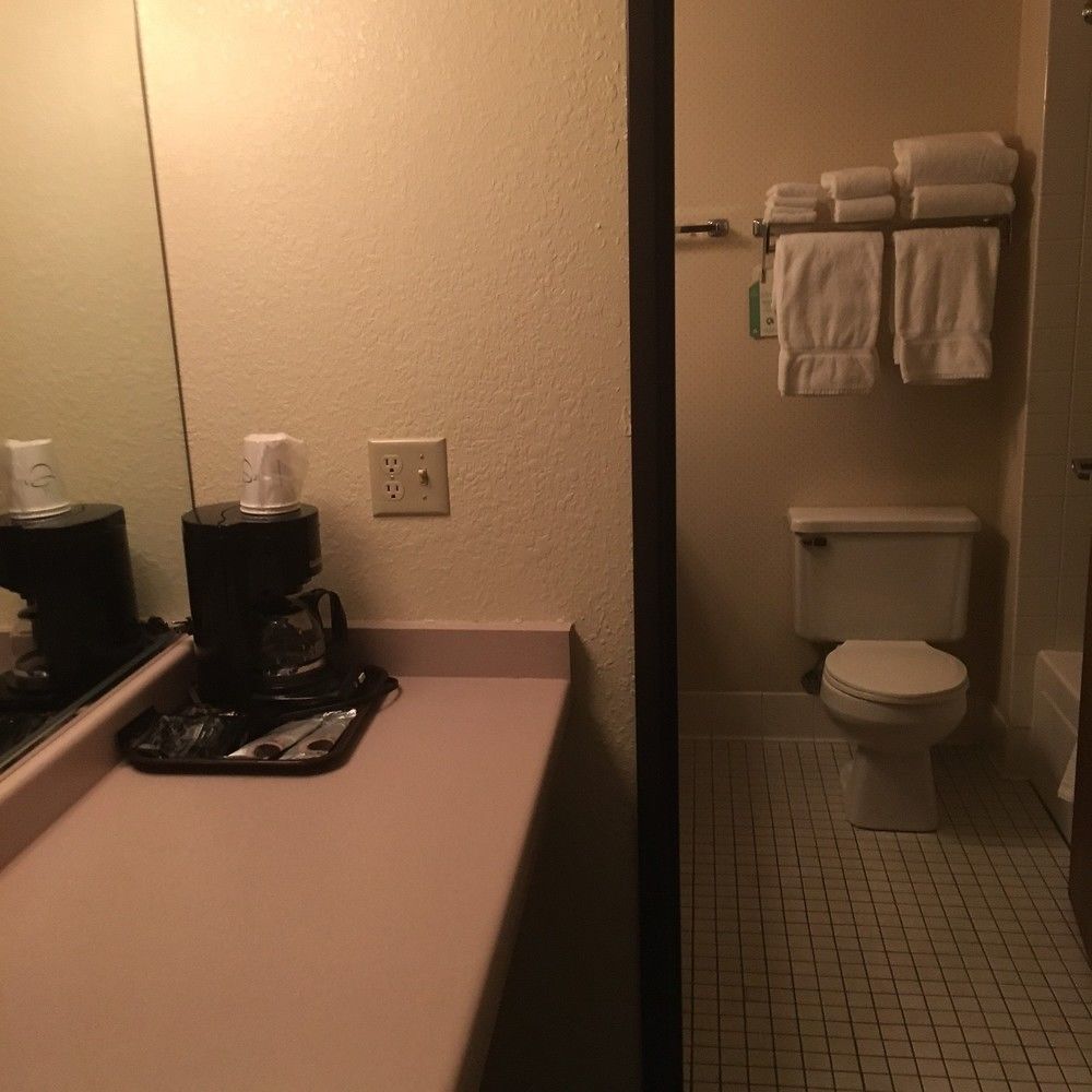 Shawano Four Seasons Resort מראה חיצוני תמונה