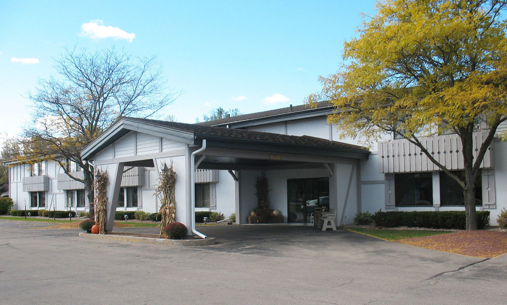 Shawano Four Seasons Resort מראה חיצוני תמונה