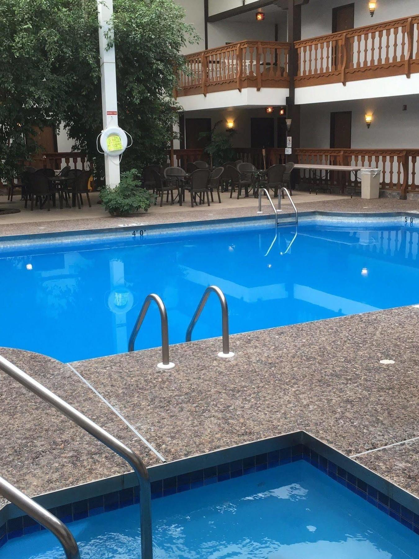 Shawano Four Seasons Resort מראה חיצוני תמונה