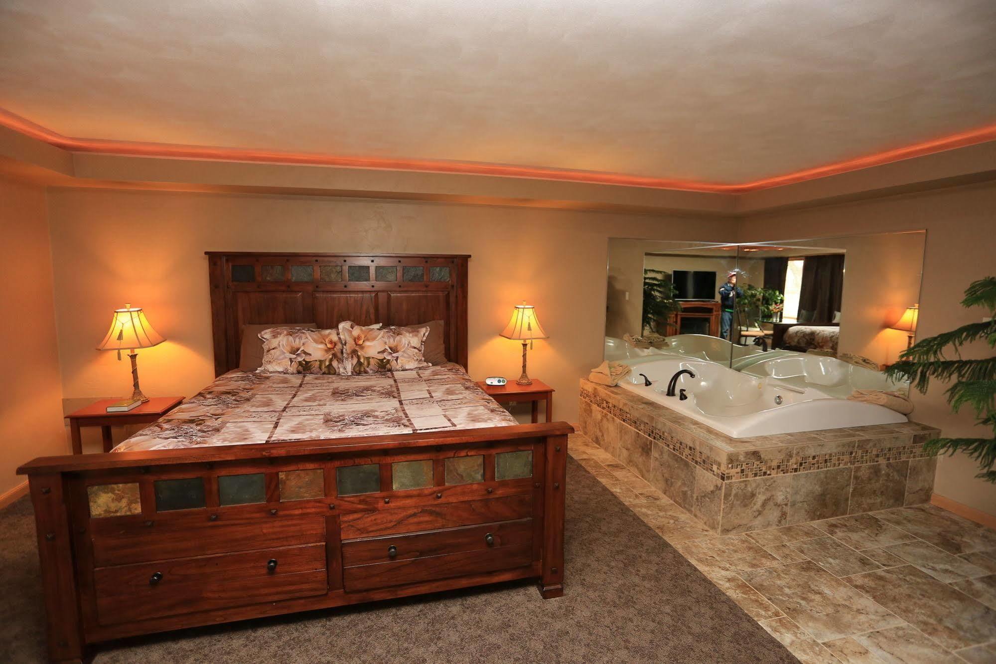 Shawano Four Seasons Resort מראה חיצוני תמונה