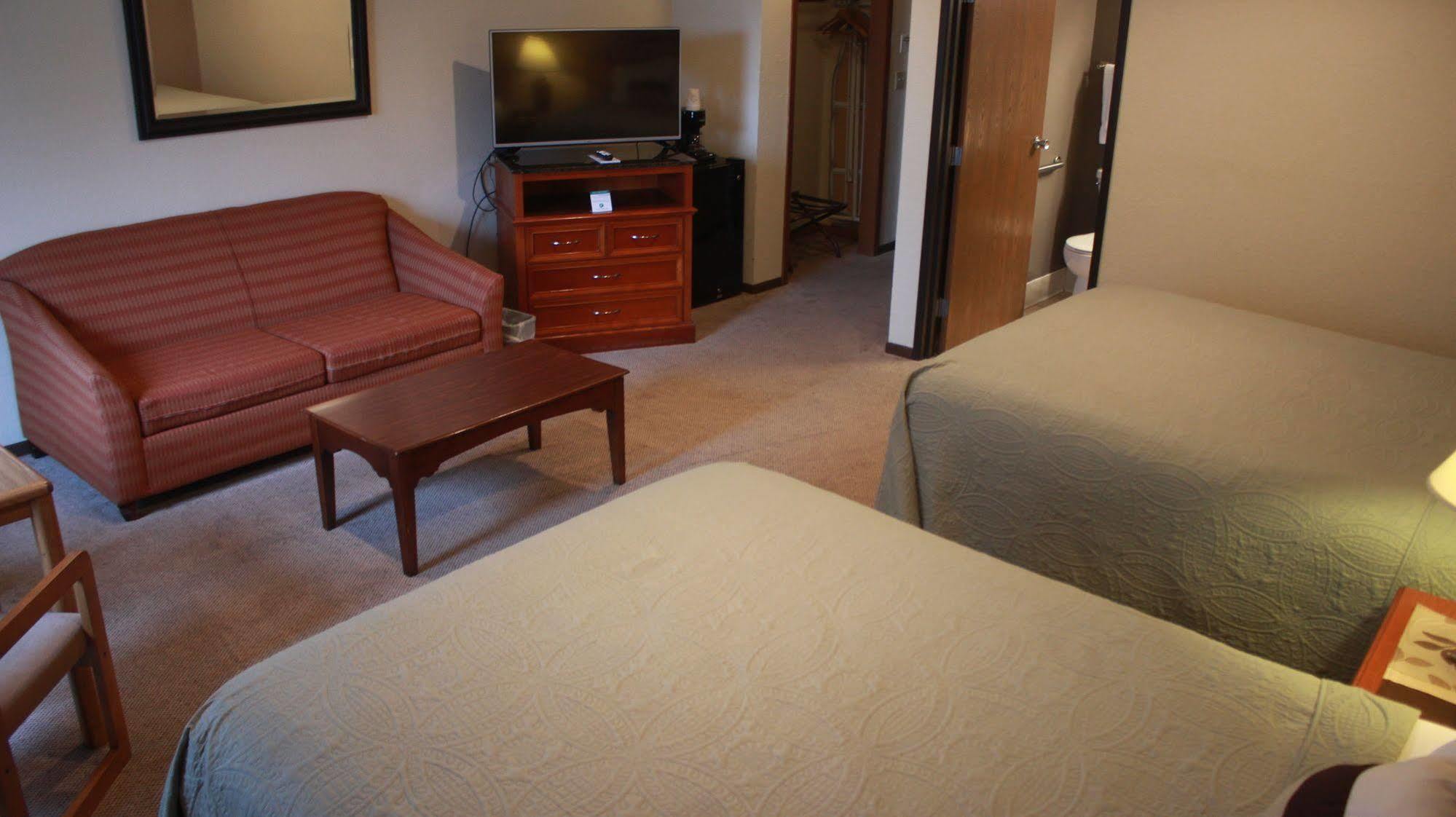 Shawano Four Seasons Resort מראה חיצוני תמונה